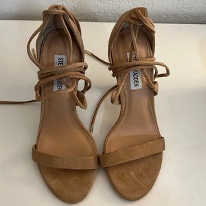Steve Madden tie up heels